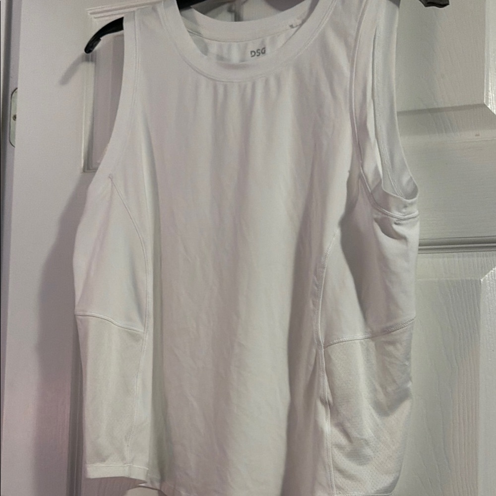 DSG White Sleeveless Athletic Tank Top
